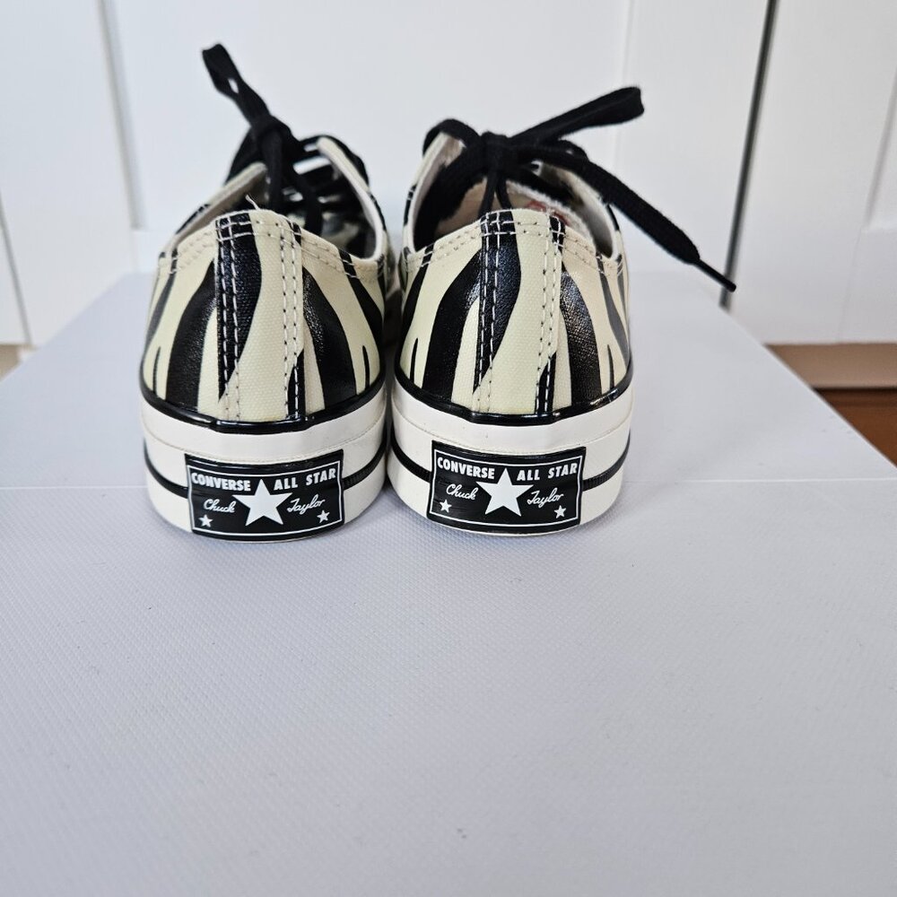 Converse Chuck Taylor Glow in the Dark Zebra Print W 7.5 - fits an 8 - Picture 3 of 3